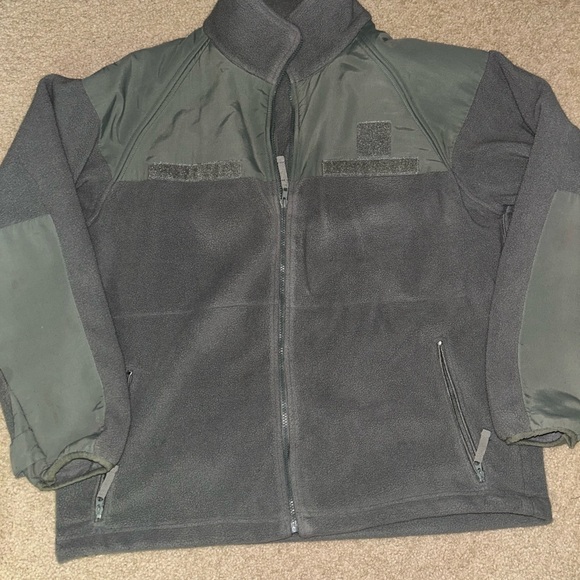 Men's Fleece Green Jacket - Picture 1 of 4